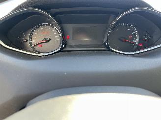 Peugeot 308 308 (L3/L8/LB/LH/LP) Hatchback 5-drs 1.2 12V VTi PureTech 82 (EB2F(HMZ=
)) [60kW]  (09-2013/06-2021) picture 20