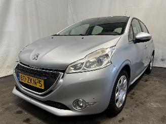 krockskadad bil auto Peugeot 208 208 I (CA/CC/CK/CL) Hatchback 1.2 Vti 12V PureTech 82 (EB2F(HMZ)) [60k=
W]  (03-2012/12-2019) 2012/12
