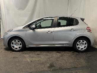 Peugeot 208 208 I (CA/CC/CK/CL) Hatchback 1.2 Vti 12V PureTech 82 (EB2F(HMZ)) [60k=
W]  (03-2012/12-2019) picture 4