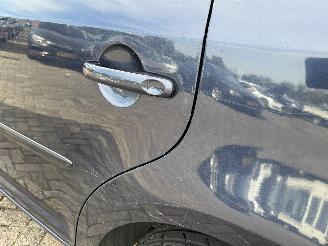 Volkswagen Touran Touran (1T3) MPV 2.0 TDI 16V 140 (CFHC) [103kW]  (05-2010/05-2015) picture 11