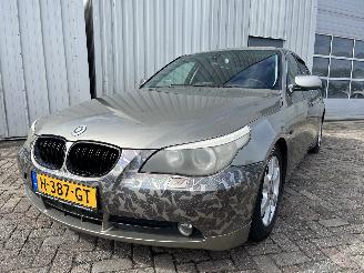 uszkodzony samochody osobowe BMW 5-serie 5 serie (E60) Sedan 520i 24V (M54-B22(226S1)) [125kW]  (07-2003/03-201=
0) 2004/5