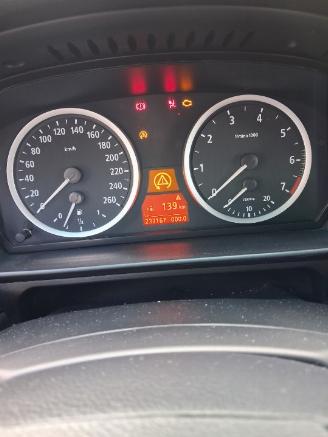 BMW 5-serie 5 serie (E60) Sedan 520i 24V (M54-B22(226S1)) [125kW]  (07-2003/03-201=
0) picture 2