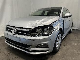 Unfallwagen Volkswagen Polo Polo VI (AW1) Hatchback 5-drs 1.0 TSI 12V (DXTA) [70kW]  (06-2017/...)= 2020/7