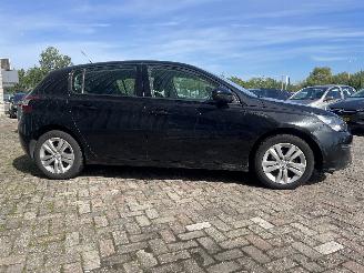 Peugeot 308 308 (L3/L8/LB/LH/LP) Hatchback 5-drs 1.2 12V VTi PureTech 82 (EB2F(HMZ=
)) [60kW]  (09-2013/06-2021) picture 6