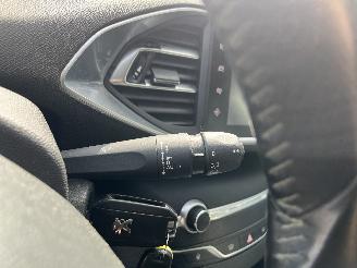 Peugeot 308 308 (L3/L8/LB/LH/LP) Hatchback 5-drs 1.2 12V VTi PureTech 82 (EB2F(HMZ=
)) [60kW]  (09-2013/06-2021) picture 22
