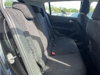 Peugeot 308 308 (L3/L8/LB/LH/LP) Hatchback 5-drs 1.2 12V VTi PureTech 82 (EB2F(HMZ=
)) [60kW]  (09-2013/06-2021) picture 16