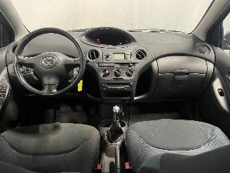 Toyota Yaris Yaris (P1) Hatchback 1.3 16V VVT-i (2SZFE) [64kW]  (04-2002/09-2005) picture 13