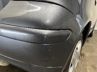 Toyota Yaris Yaris (P1) Hatchback 1.3 16V VVT-i (2SZFE) [64kW]  (04-2002/09-2005) picture 8