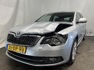 skadebil auto Skoda Superb Superb (3TAA) Hatchback 1.4 TSI 16V (CAXC) [92kW]  (07-2008/05-2015) 2014/8