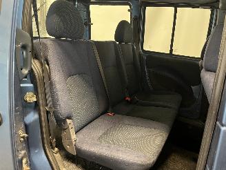 Fiat Doblo Doblo (223A/119) MPV 1.6 16V (182.B.6000(Euro 3)) [76kW]  (10-2001/09-=
2005) picture 13