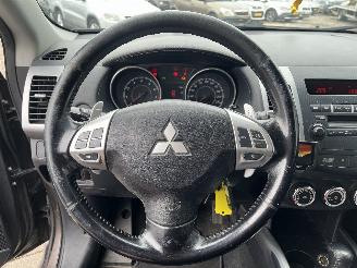 Mitsubishi Outlander Outlander (CW) SUV 2.0 16V 4x2 (4B11) [108kW]  (11-2006/11-2012) picture 15