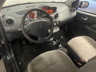 Renault Twingo Twingo II (CN) Hatchback 3-drs 1.2 16V (D4F-764(D4F-E7)) [55kW]  (03-2=
007/09-2014) picture 14