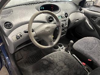 Toyota Yaris Yaris (P1) Hatchback 1.3 16V VVT-i (2SZFE) [64kW]  (04-2002/09-2005) picture 15