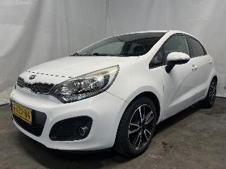 Kia Rio Rio III (UB) Hatchback 1.2 CVVT 16V (G4LA5) [63kW]  (09-2011/12-2017) picture 3