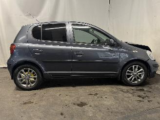 Toyota Yaris Yaris (P1) Hatchback 1.3 16V VVT-i (2SZFE) [64kW]  (04-2002/09-2005) picture 7