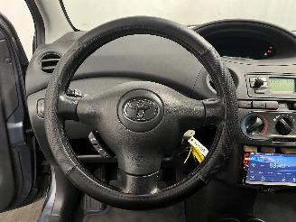 Toyota Yaris Yaris (P1) Hatchback 1.3 16V VVT-i (2SZFE) [64kW]  (04-2002/09-2005) picture 18