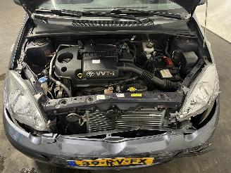 Toyota Yaris Yaris (P1) Hatchback 1.3 16V VVT-i (2SZFE) [64kW]  (04-2002/09-2005) picture 11