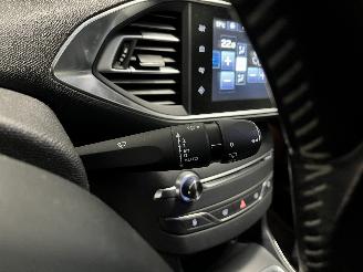Peugeot 308 308 (L3/L8/LB/LH/LP) Hatchback 5-drs 1.6 16V THP (EP6CDT(5FA)) [92kW] =
 (09-2013/06-2021) picture 16