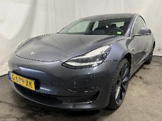 Vaurioauto  passenger cars Tesla Model 3 Model 3 Sedan Long Range, Performance AWD (3D1) [340kW]  (06-2018/...)= 2019/12
