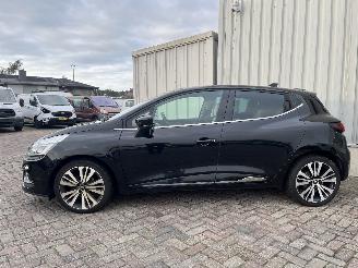 Renault Clio Clio IV (5R) Hatchback 5-drs 1.2 TCE 16V GT EDC (H5F-412(H5F-G4)) [87k=
W]  (01-2016/08-2021) picture 4