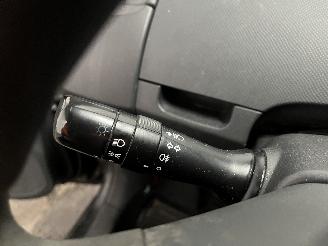 Toyota Yaris Yaris II (P9) Hatchback 1.0 12V VVT-i (1KR-FE) [51kW]  (08-2005/12-201=
1) picture 14