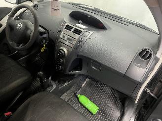 Toyota Yaris Yaris II (P9) Hatchback 1.0 12V VVT-i (1KR-FE) [51kW]  (08-2005/12-201=
1) picture 8