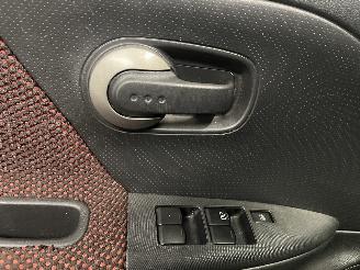 Nissan Note Note (E11) MPV 1.4 16V (CR14DE) [65kW]  (01-2006/08-2013) picture 22