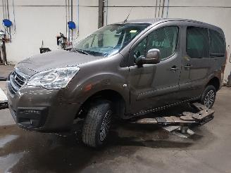 Vrakbiler auto Peugeot Partner Partner Tepee (7A/B/C/D/E/F/G/J/P/S) MPV 1.6 16V Phase 1 (TU5JP4(NFU))=
 [80kW]  (04-2008/02-2012) 2010