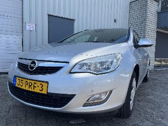 skadebil auto Opel Astra Astra J Sports Tourer (PD8/PE8/PF8) Combi 1.4 16V ecoFLEX (A14XER(Euro=
 5)) [74kW]  (10-2010/10-2015) 2011/3