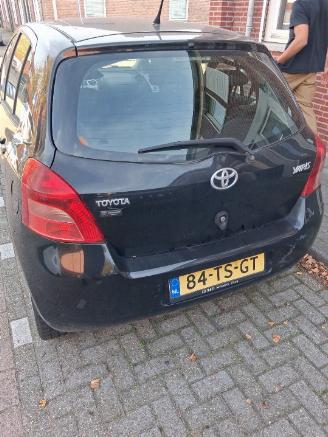 krockskadad bil auto Toyota Yaris Yaris II (P9) Hatchback 1.3 16V VVT-i (2SZFE) [64kW]  (08-2005/11-2010=
) 2007/1