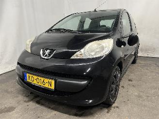 skadebil auto Peugeot 107 107 Hatchback 1.0 12V (384F(1KR)) [50kW]  (06-2005/05-2014) 2008/4