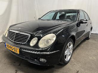 Damaged car Mercedes E-klasse E (W211) Sedan 2.2 E-220 CDI 16V (OM646.961) [110kW]  (03-2002/12-2008=
) 2004/6
