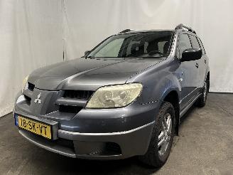 Uttjänta bilar auto Mitsubishi Outlander Outlander (CU) SUV 2.0 16V 4x2 (4G63(DOHC 16V)) [100kW]  (05-2003/10-2=
006) 2006/2
