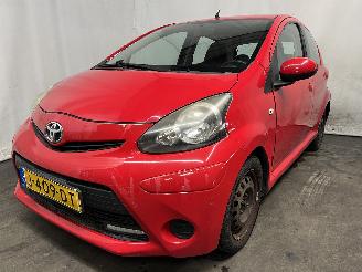 škoda osobní automobily Toyota Aygo Aygo (B10) Hatchback 1.0 12V VVT-i (1KR-FE) [50kW]  (07-2005/05-2014) 2012/6