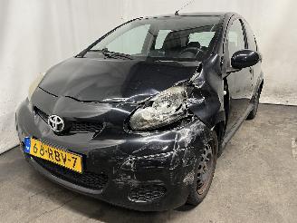Voiture accidenté Toyota Aygo Aygo (B10) Hatchback 1.0 12V VVT-i (1KR-FE) [50kW]  (07-2005/05-2014) 2011/4