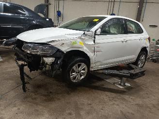 Autoverwertung Volkswagen Polo Polo VI (AW1) Hatchback 5-drs 1.0 TSI 12V (DKLA) [70kW]  (06-2017/...)= 2019/3
