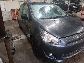Mitsubishi Space-star Space Star (A0) Hatchback 1.0 12V (3A90(Euro 5)) [52kW]  (05-2012/...)= picture 2