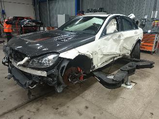 Uttjänta bilar auto Mercedes C-klasse C (W204) Sedan 6.2 C-63 AMG V8 32V Performance Pack Plus (M156.985(Eur=
o 5)) [358kW]  (02-2008/01-2014) 2013/7