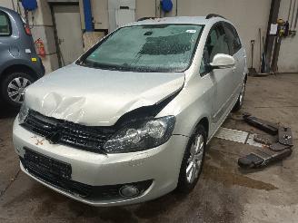 Uttjänta bilar auto Volkswagen Golf Golf Plus (5M1/1KP) MPV 1.2 TSI BlueMOTION (CBZB) [77kW]  (11-2009/12-=
2013) 2011/1