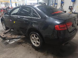 Audi A4 A4 (B8) Sedan 2.0 TDI 16V (CAGA) [105kW]  (11-2007/12-2015) picture 4