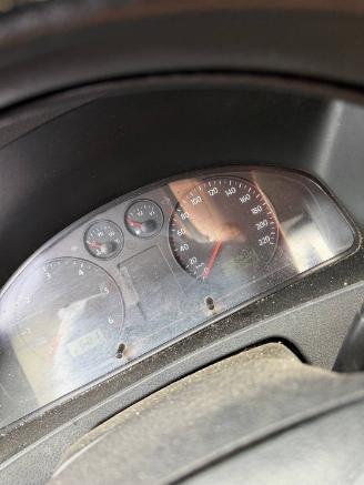 Unfallwagen Volkswagen Transporter Transporter T5 Van 2.5 TDi (AXD) [96kW]  (04-2003/11-2009) 2006/1