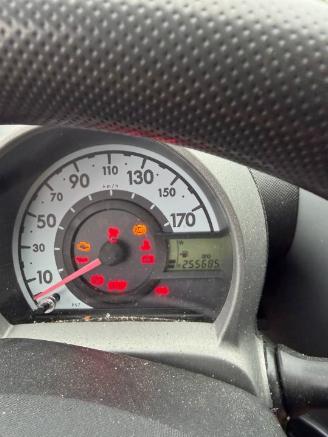 skadebil auto Citroën C1 C1 Hatchback 1.0 12V (384F(CFA)) [50kW]  (06-2005/09-2014) 2009/7