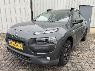 krockskadad bil auto Citroën C4 C4 Cactus (0B/0P) Hatchback 5-drs 1.2 PureTech 82 12V (EB2F(HMZ)) [60k=
W]  (09-2014/...) 2016/10