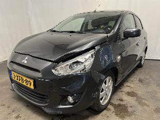 krockskadad bil auto Mitsubishi Space-star Space Star (A0) Hatchback 1.2 12V (3A92) [59kW]  (10-2012/...) 2014/7