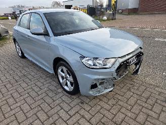 Audi A1 25 TFSI S-Line interieur & exterieur picture 2