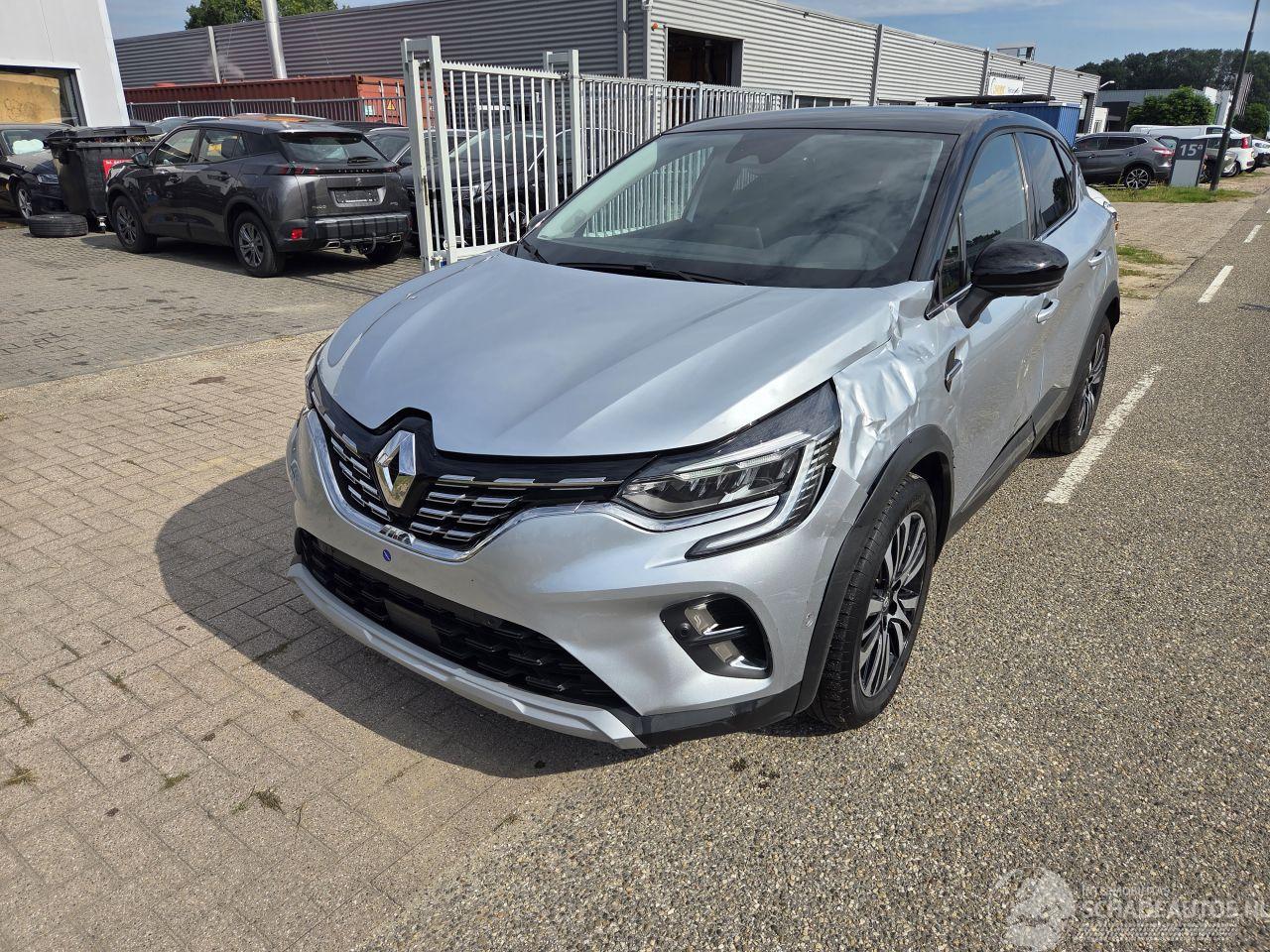 Renault Captur 1.3 TCE Iconic