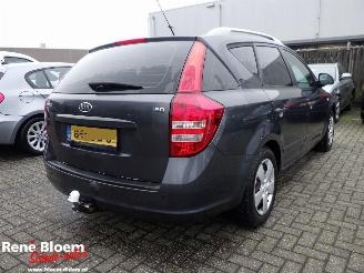 Damaged car Kia Cee d 1.4 X-TRA ISG 5drs Navi 109pk 2009/6
