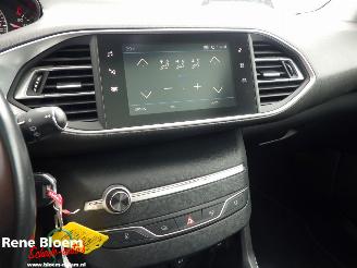 Peugeot 308 SW 1.2 PureTech Premium 131pk picture 17