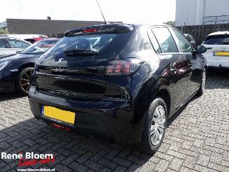 Damaged car Peugeot 208 1.2 PureTech Active 5-drs 2021/6