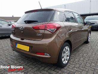 damaged passenger cars Hyundai I-20 1.2 HP i-Motion Comfort Navi 2016/1